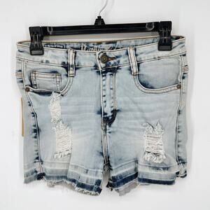 Machine NEW Women's Distressed Shorts Frayed Hem Light Denim Wash Size M/28 Blue